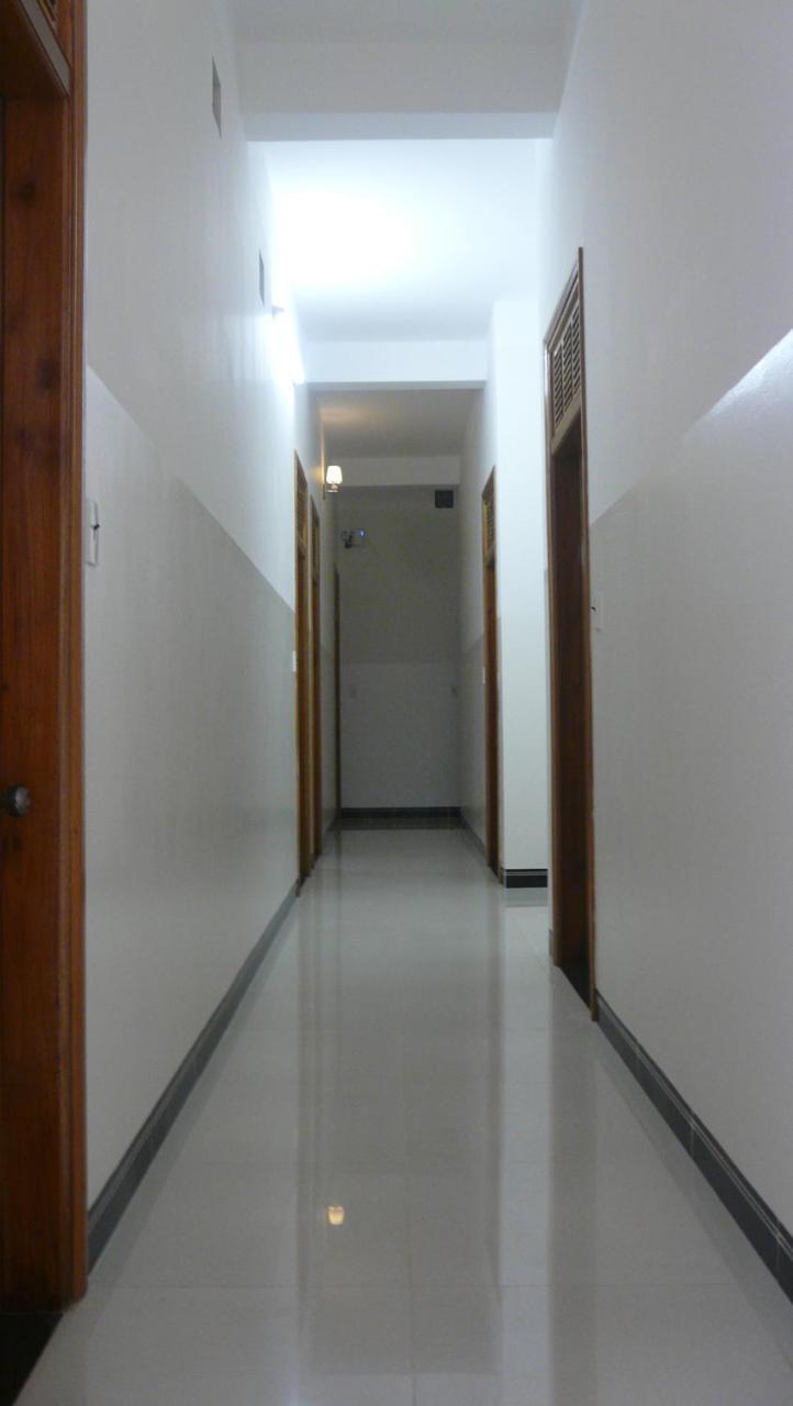 Hotel Khach San Son Ha à Kon Tum Extérieur photo